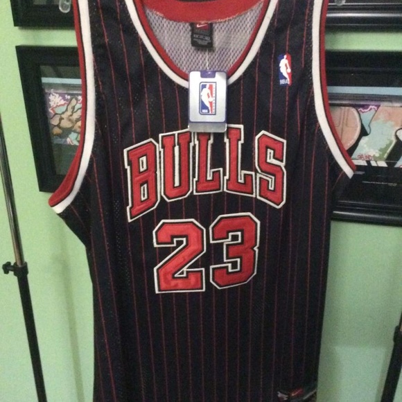 striped bulls jersey